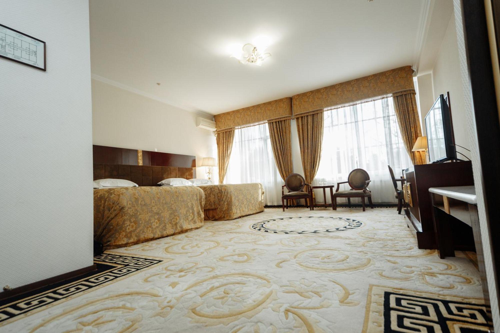 Hotel Royal Park Chisinau Exterior foto