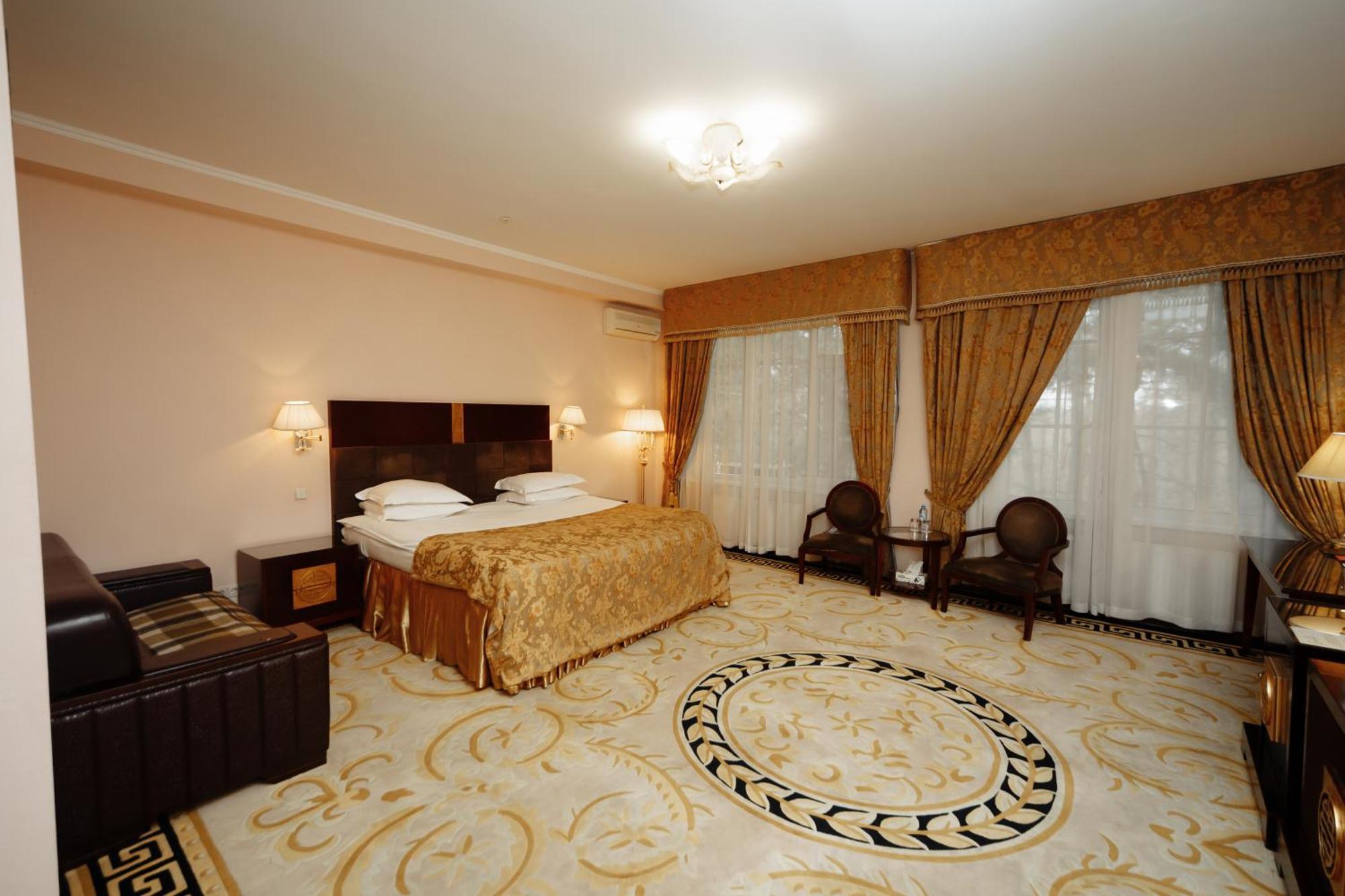 Hotel Royal Park Chisinau Exterior foto